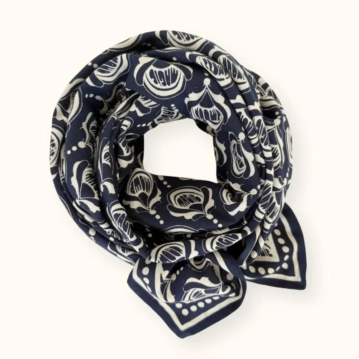 Big Foulard Latika Wonderful Navy Apaches Collections