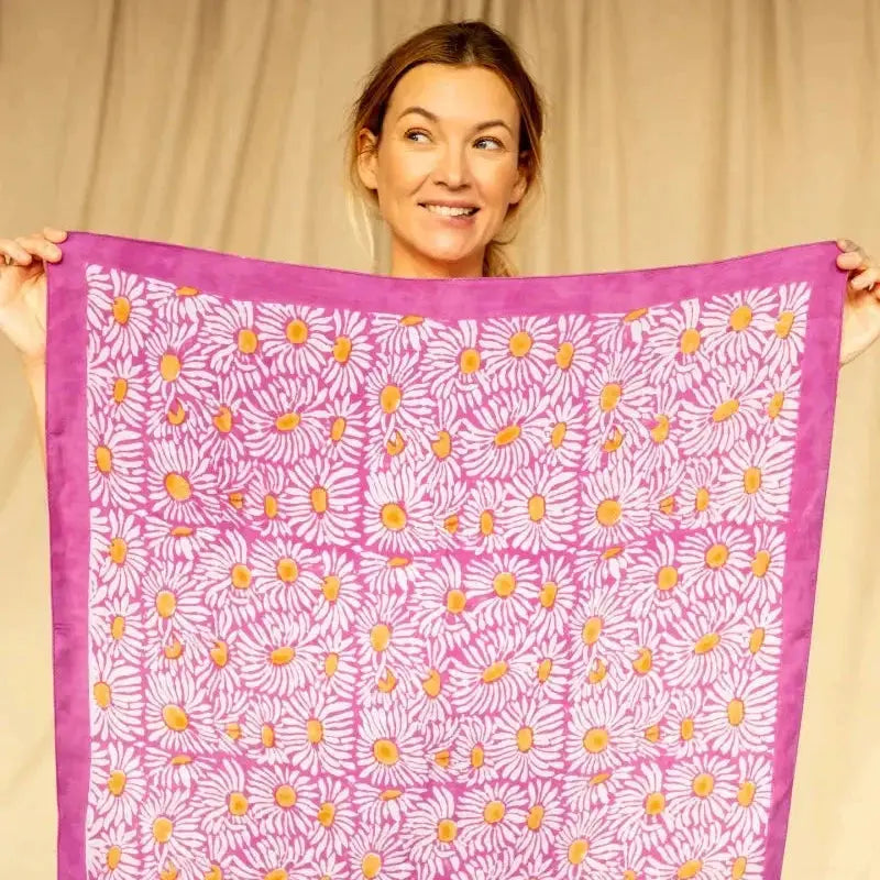 Foulard Lalavida Marguerite Fushia Apaches Collections