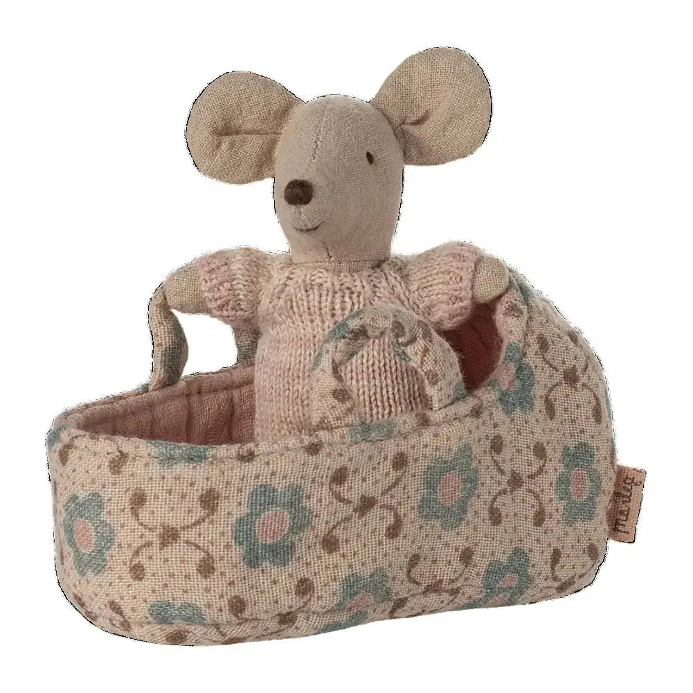 Bébé Souris Dans son Couffin Rose Maileg