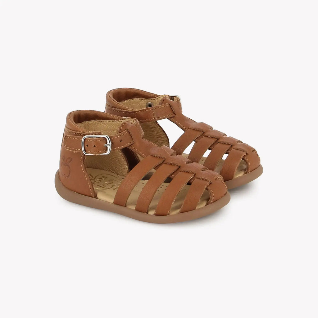 Stand Up Strap Camel Pom d'Api