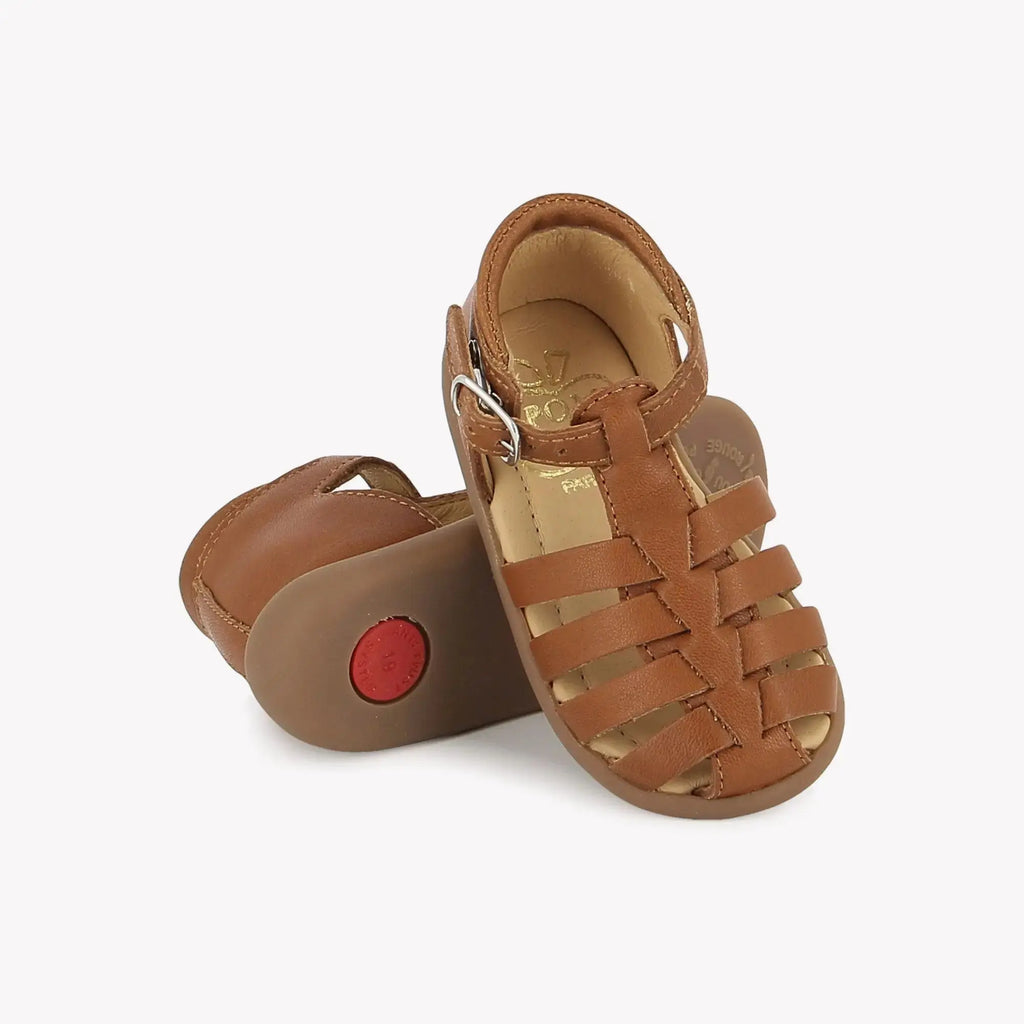 Stand Up Strap Camel Pom d'Api