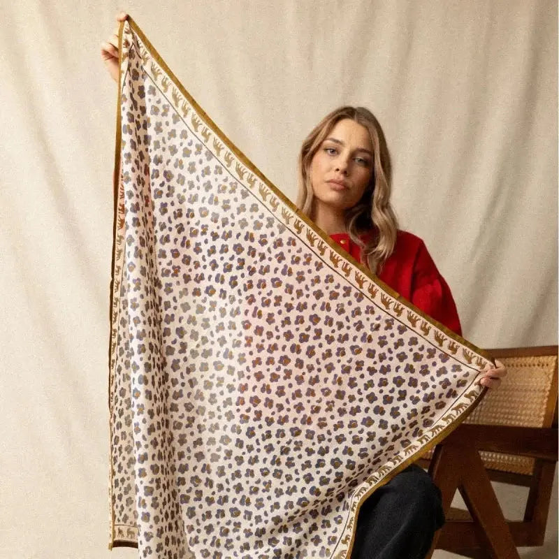 Big Foulard Dupatta Léopard Macadamia Apaches Collections