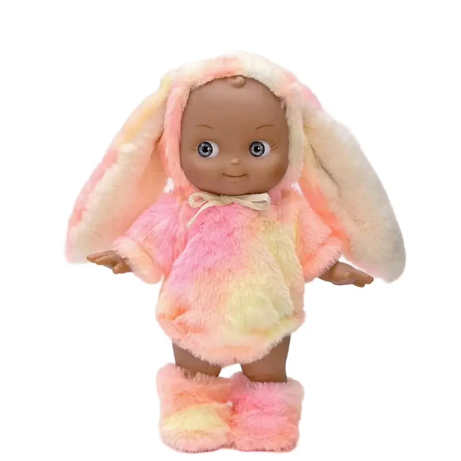 Maïa En Fantasia Et Sa Tenue De Lapin Arc En Ciel Rose Minikane