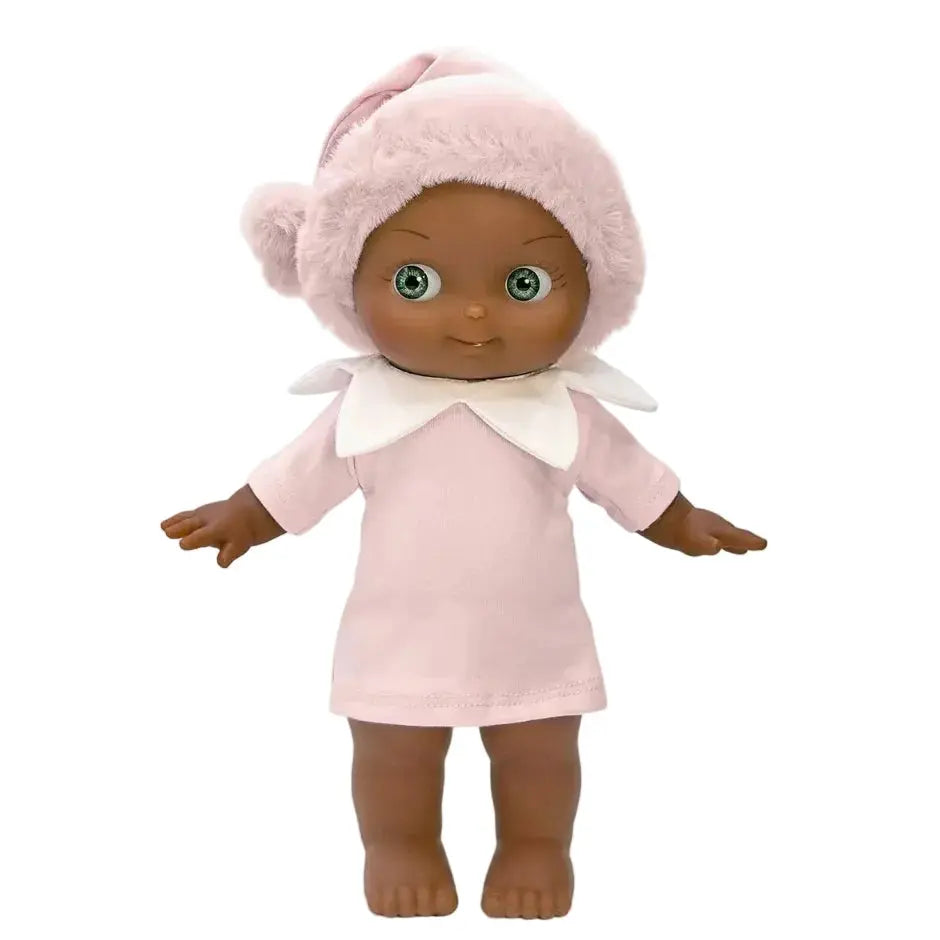 Prunelle En Fête Et Sa Tenue De Lutin Rose Minikane
